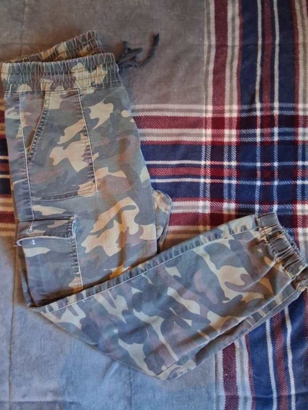 Women's V.I.P. Camo Cargo Joggers